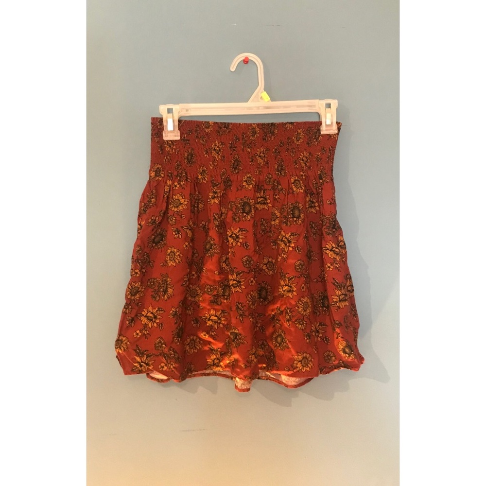 High Rise Skirt - Picture 4 of 4